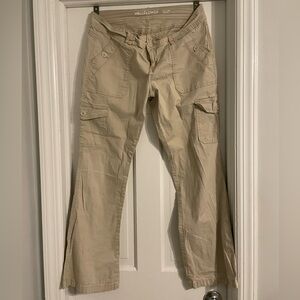 Light Beige Curvy Low-Rise Cargo Pants